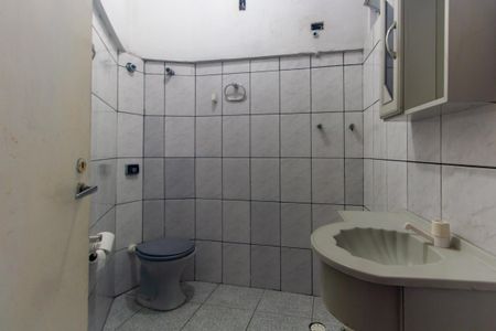 Casa para alugar com 119m², 2 quartos e 1 vaga Casa para alugar com 119m², 2 quartos e 1 vagaBanheiro