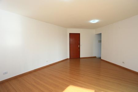 Apartamento para alugar com 72m², 2 quartos e 1 vagaSala