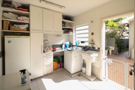 Casa à venda com 235m², 3 quartos e 7 vagasÁrea de Serviço