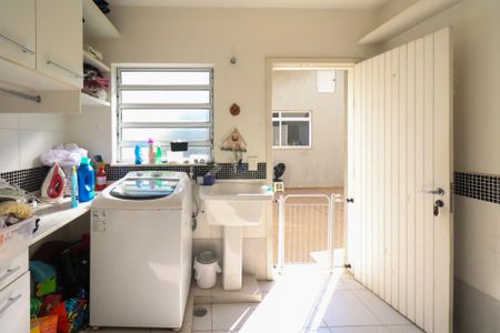 Casa à venda com 235m², 3 quartos e 7 vagasÁrea de Serviço