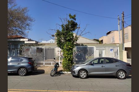 Casa à venda com 235m², 3 quartos e 7 vagasFachada