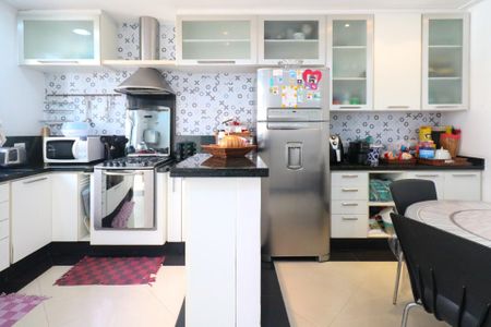 Casa à venda com 235m², 3 quartos e 7 vagasCozinha