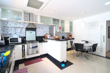 Casa à venda com 235m², 3 quartos e 7 vagasCozinha