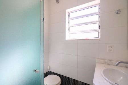 Casa à venda com 235m², 3 quartos e 7 vagasBanheiro de Serviço