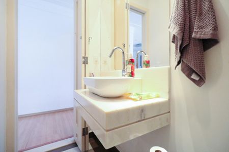 Casa à venda com 235m², 3 quartos e 7 vagasLavabo