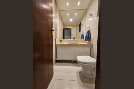 Casa à venda com 120m², 3 quartos e 2 vagas Casa à venda com 120m², 3 quartos e 2 vagasBanheiro