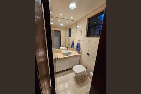 Casa à venda com 120m², 3 quartos e 2 vagas Casa à venda com 120m², 3 quartos e 2 vagasBanheiro