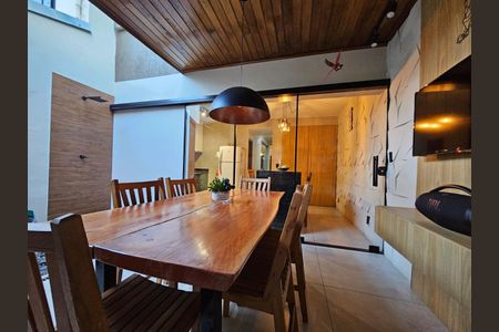 Casa à venda com 120m², 3 quartos e 2 vagas Casa à venda com 120m², 3 quartos e 2 vagasCozinha