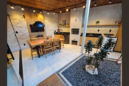 Casa à venda com 120m², 3 quartos e 2 vagas Casa à venda com 120m², 3 quartos e 2 vagasEspaço Gourmet