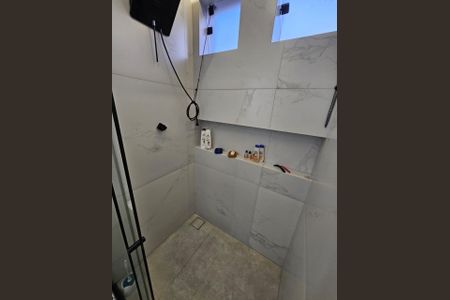 Casa à venda com 120m², 3 quartos e 2 vagas Casa à venda com 120m², 3 quartos e 2 vagasBanheiro da Suíte 2