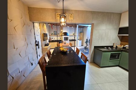 Casa à venda com 120m², 3 quartos e 2 vagas Casa à venda com 120m², 3 quartos e 2 vagasCozinha