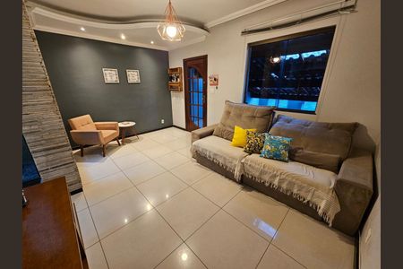 Casa à venda com 120m², 3 quartos e 2 vagas Casa à venda com 120m², 3 quartos e 2 vagasSala