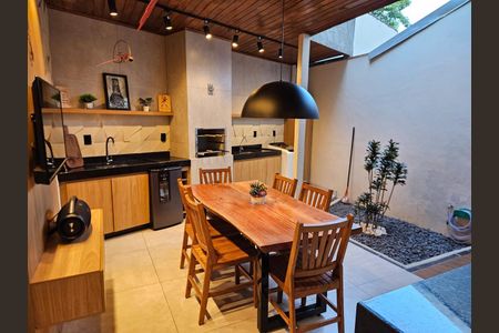 Casa à venda com 120m², 3 quartos e 2 vagas Casa à venda com 120m², 3 quartos e 2 vagasCozinha