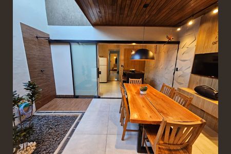 Casa à venda com 120m², 3 quartos e 2 vagas Casa à venda com 120m², 3 quartos e 2 vagasCozinha