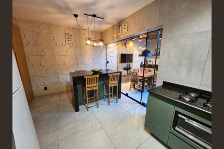 Casa à venda com 120m², 3 quartos e 2 vagas Casa à venda com 120m², 3 quartos e 2 vagasCozinha