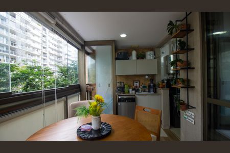 Apartamento à venda com 85m², 3 quartos e 1 vaga Apartamento à venda com 85m², 3 quartos e 1 vagaSala