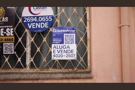 Casa à venda com 106m², 2 quartos e 2 vagas Casa à venda com 106m², 2 quartos e 2 vagasPlaca