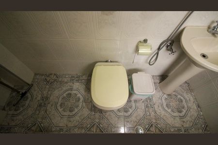 Casa à venda com 106m², 2 quartos e 2 vagas Casa à venda com 106m², 2 quartos e 2 vagasSuíte Banheiro