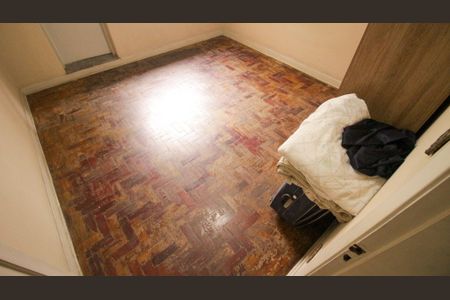 Casa à venda com 106m², 2 quartos e 2 vagas Casa à venda com 106m², 2 quartos e 2 vagasSuíte