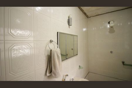 Casa à venda com 106m², 2 quartos e 2 vagas Casa à venda com 106m², 2 quartos e 2 vagasSuíte Banheiro