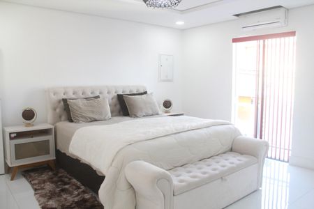 Casa à venda com 249m², 4 quartos e 4 vagasQuarto Suíte