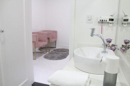 Casa à venda com 249m², 4 quartos e 4 vagasBanheiro