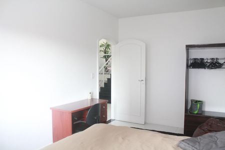 Casa à venda com 249m², 4 quartos e 4 vagasQuarto 2