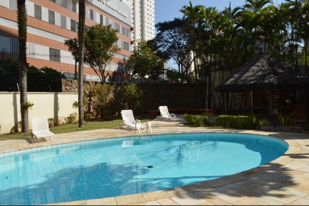 Apartamento à venda com 70m², 2 quartos e 1 vaga Área comum - Piscina