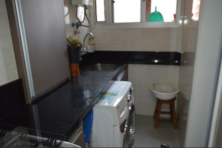 Apartamento à venda com 70m², 2 quartos e 1 vagaÁrea de Serviço