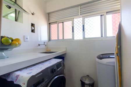 Apartamento à venda com 60m², 3 quartos e 2 vagas Apartamento à venda com 60m², 3 quartos e 2 vagasÁrea de Serviço