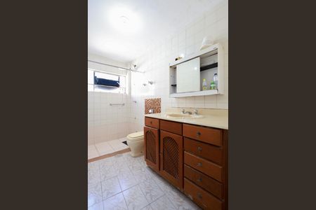 Casa à venda com 140m², 3 quartos e 1 vagaBanheiro social