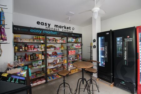 Casa de condomínio à venda com 142m², 4 quartos e 2 vagasConveniência