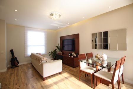 Casa de condomínio à venda com 142m², 4 quartos e 2 vagasSala