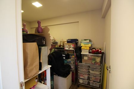 Casa de condomínio à venda com 142m², 4 quartos e 2 vagasQuarto de Serviço