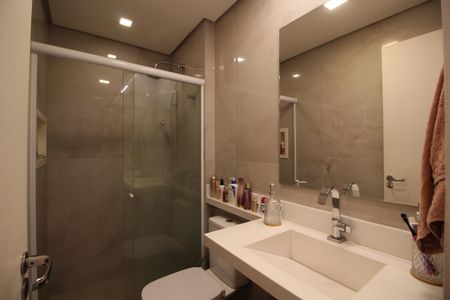 Casa de condomínio à venda com 142m², 4 quartos e 2 vagasBanheiro da Suíte