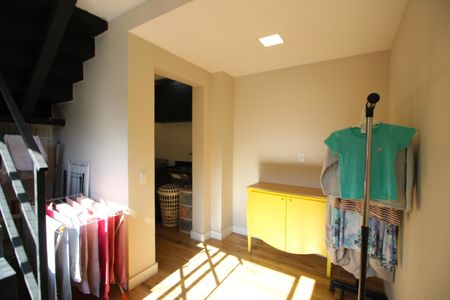 Casa de condomínio à venda com 142m², 4 quartos e 2 vagasÁrea de Serviço