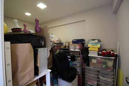 Casa de condomínio à venda com 142m², 4 quartos e 2 vagasQuarto de Serviço