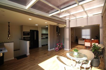 Casa de condomínio à venda com 142m², 4 quartos e 2 vagasÁrea Externa