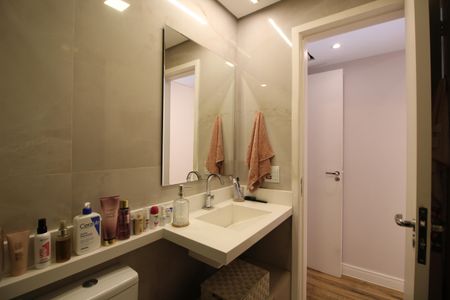 Casa de condomínio à venda com 142m², 4 quartos e 2 vagasBanheiro da Suíte