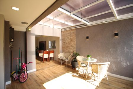 Casa de condomínio à venda com 142m², 4 quartos e 2 vagasÁrea Externa