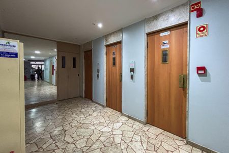 Apartamento à venda com 46m², 1 quarto e sem vagaElevadores