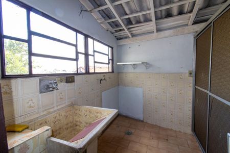 Casa à venda com 234m², 3 quartos e 3 vagas Casa à venda com 234m², 3 quartos e 3 vagasÁrea de Serviço