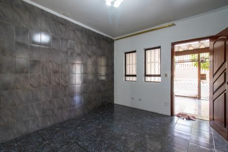 Casa à venda com 234m², 3 quartos e 3 vagas Casa à venda com 234m², 3 quartos e 3 vagasSala