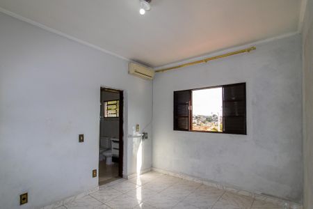 Casa à venda com 234m², 3 quartos e 3 vagas Casa à venda com 234m², 3 quartos e 3 vagasQuarto 3