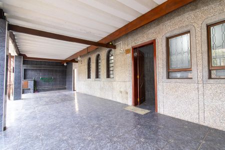 Casa à venda com 234m², 3 quartos e 3 vagas Casa à venda com 234m², 3 quartos e 3 vagasÁrea comum