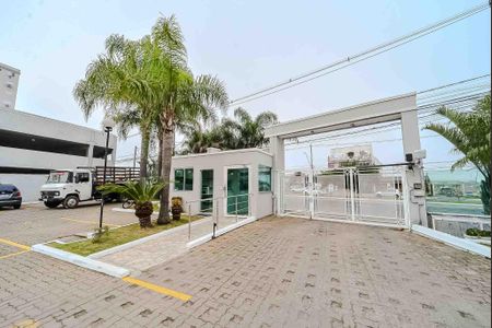 Apartamento à venda com 48m², 2 quartos e 1 vaga Apartamento à venda com 48m², 2 quartos e 1 vagaFachada e portaria