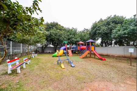 Apartamento à venda com 48m², 2 quartos e 1 vaga Apartamento à venda com 48m², 2 quartos e 1 vagaÁrea comum - Playground