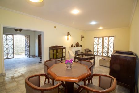 Casa para alugar com 960m², 4 quartos e 10 vagasSala