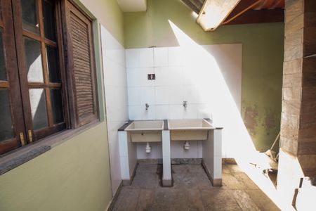 Casa para alugar com 960m², 4 quartos e 10 vagasÁrea de Serviço - Externa