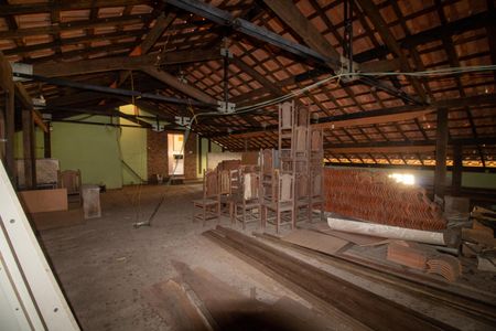 Casa para alugar com 960m², 4 quartos e 10 vagasSótão